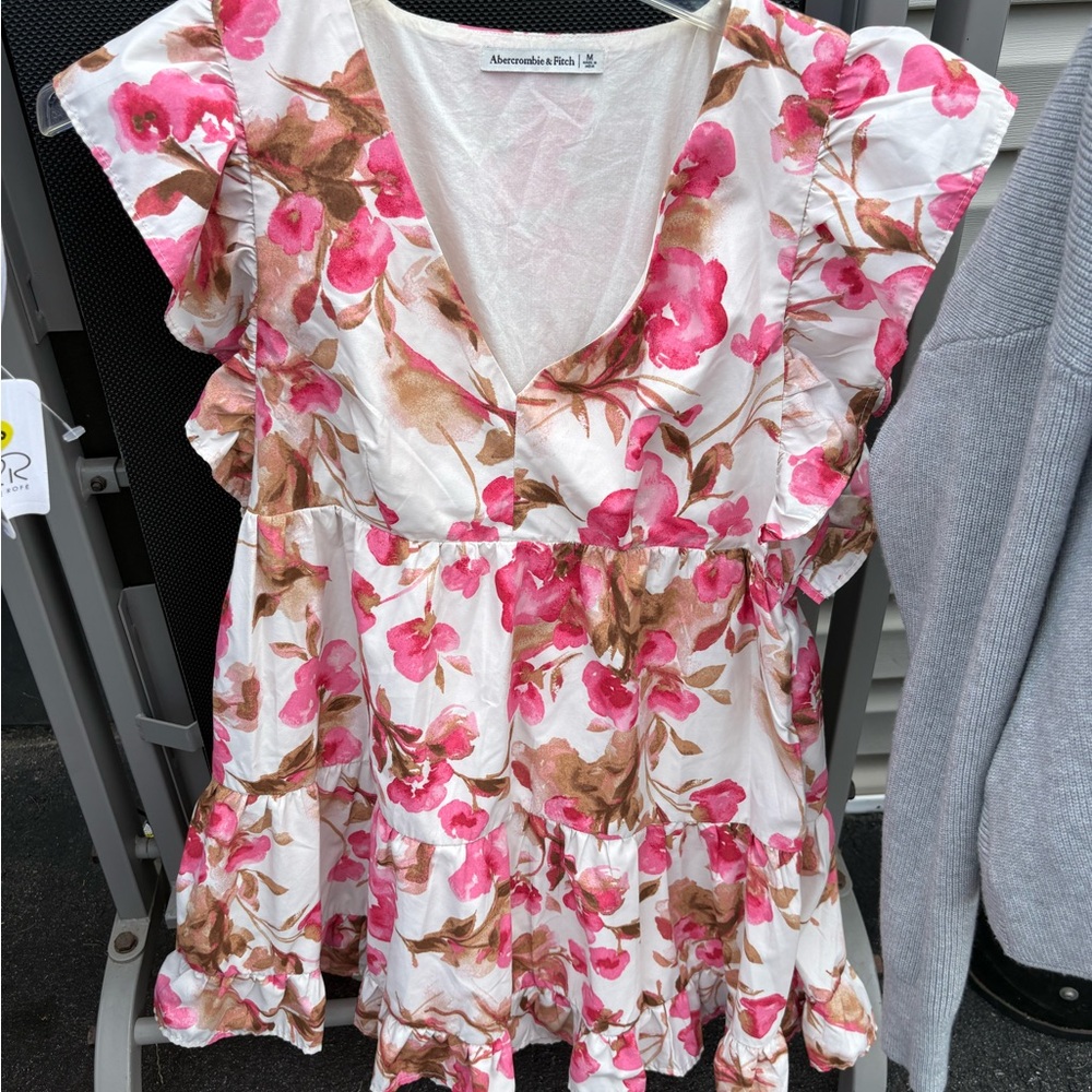 Abercrombie & Fitch White Flutter Sleeve Blouse